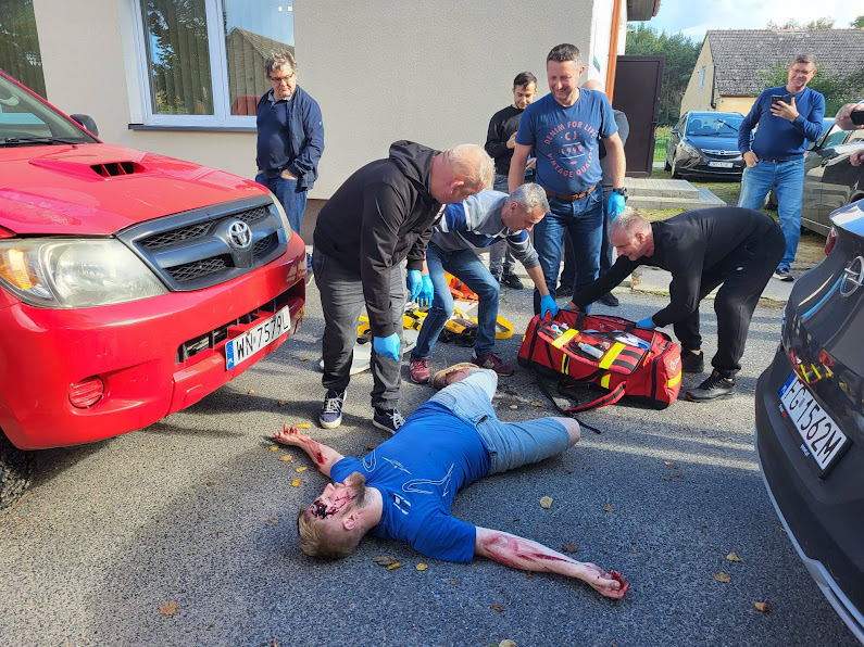 Zespół realizujący scenariusz ratowniczy podczas integracji